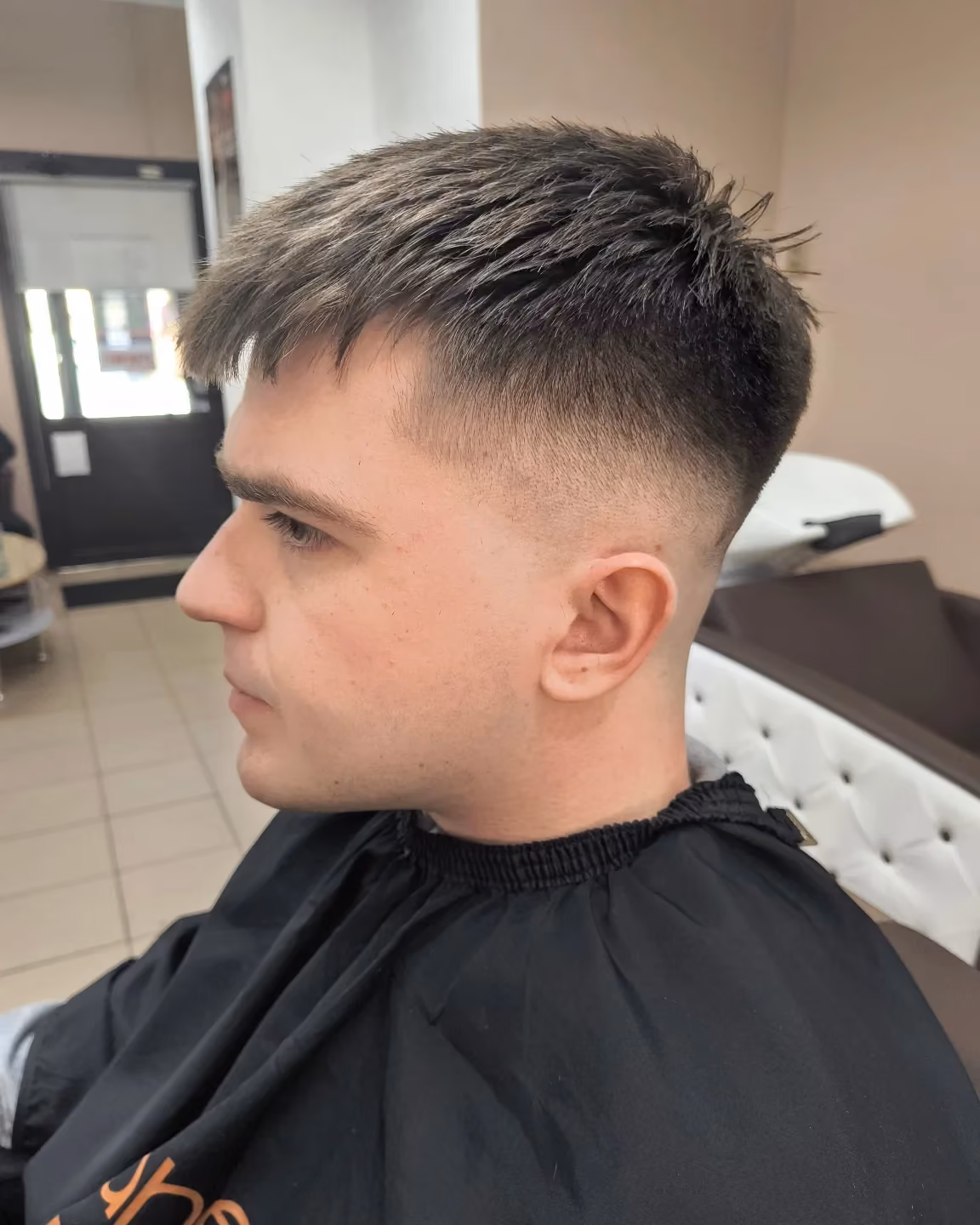 Męskie strzyżenie wykonane w Stylowym Brodaczu w Dębicy